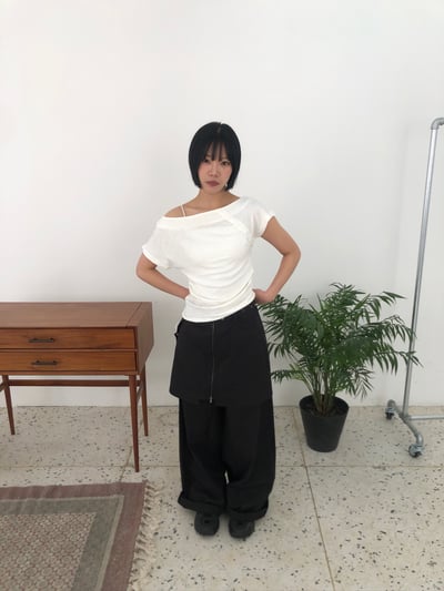 性感斜肩 鈕扣設計 修身 短袖上衣 - 2C6