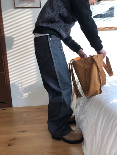 日系潮男 紅色縫線 拉鏈細節 牛仔寬褲 - 2C19