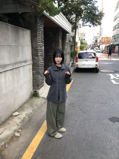 彎刀縫線 俐落版型 鬆緊帶 寬版 長褲 - 4C15