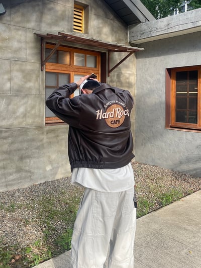 (咖色,黑色現貨) Hard Rock 絨毛刺繡 皮革外套 - 2C13