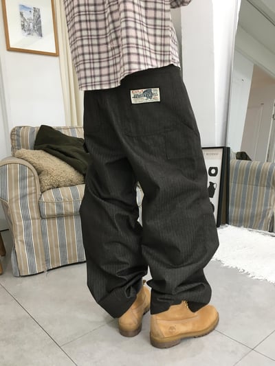 人字紋 小貼片刺繡 寬版直筒 原牛褲 - 3C2