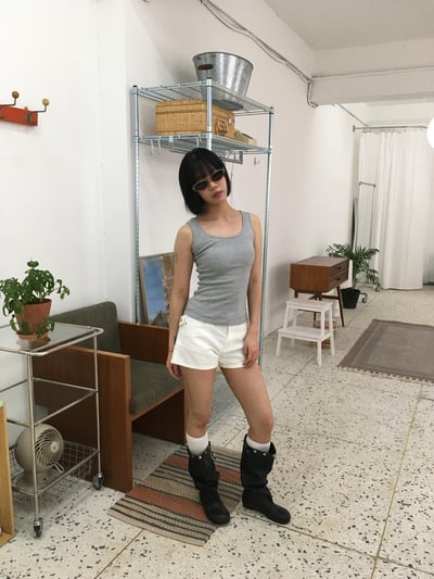 韓國潮流 微辣穿搭 簍空卯釘 超短褲 - 3C3