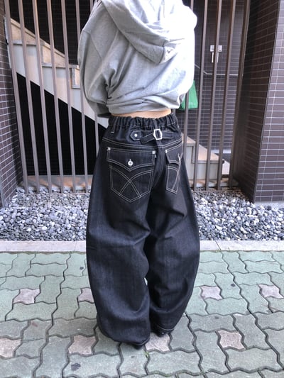 背影殺手 高檔縫線 鬆緊帶 寬版 牛仔長褲 - 3C7