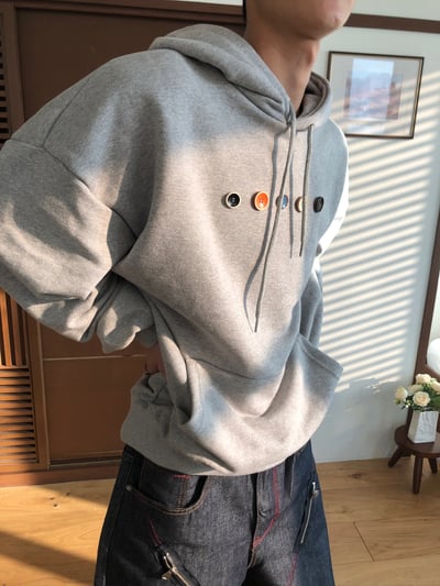 街頭鬆弛 多色鈕扣 寬版 帽T 長袖 - 3C4