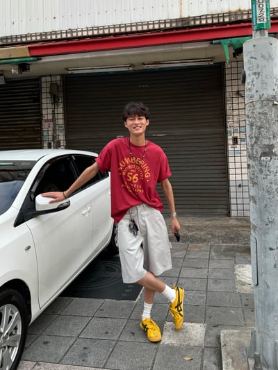 (UNISEX) 鉚釘刺繡 卡彭特短褲 - 3C13