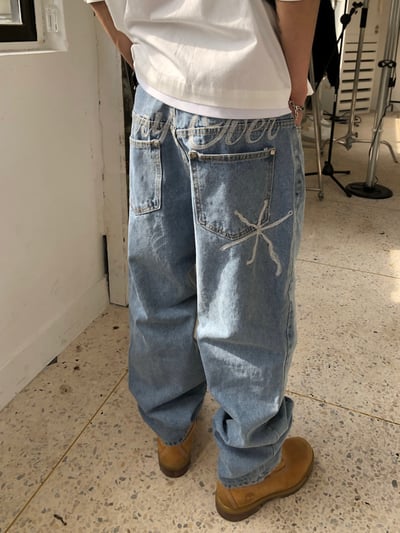 Carry Over 上流巴黎 手工刺繡 牛仔 直筒微寬褲 - 3C18