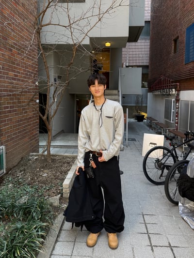 春季必備 口袋配色 短版 薄長袖 - 3C3