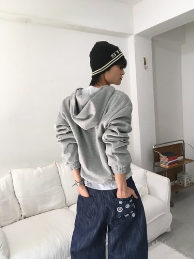 彎曲修身 高檔空氣棉 短版 素面 連帽外套 - 2C4