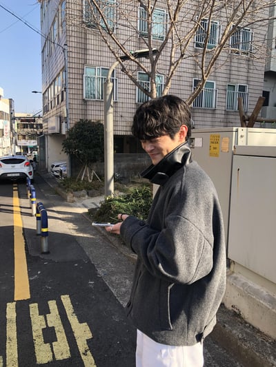 歐美經典 立領皮革 俐落修身 短版大衣 - 2C10