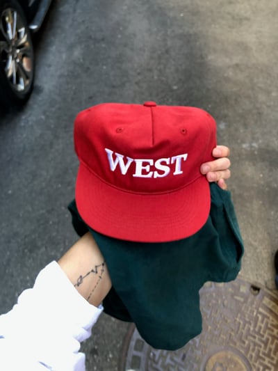 WEST 街頭高檔刺繡 復古帽 - 4C14