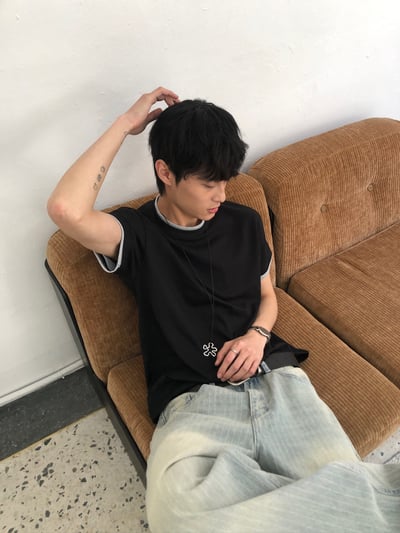 假兩件式 層次疊穿 寬鬆短版 素面短袖 - 3C15