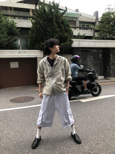 唯美配色 俐落曲線 抓皺設計 風衣外套 - 4C21