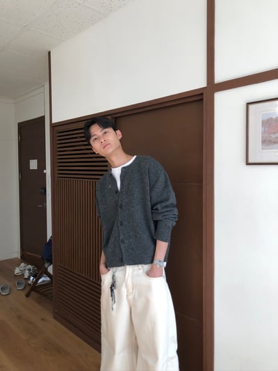 秋冬極簡風 精緻鈕扣 短版針織 羊毛開襟衫 - 3C8