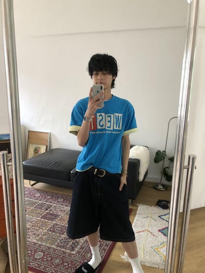 West 夏季涼感色調 印刷造型 短版 短袖 上衣 - 4C4