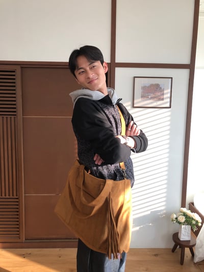 一枝獨秀 街頭氛圍 豹紋配色 微短版 外套 - 2C9