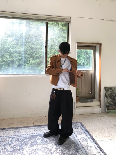 簡約幹練 絨面革 名牌質感 短版 神衣 夾克 - 2C18