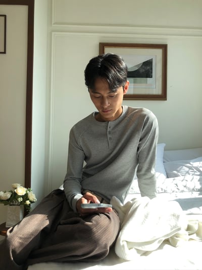 極簡主義 亨利領 素色 修身版型 長袖 - 4C5