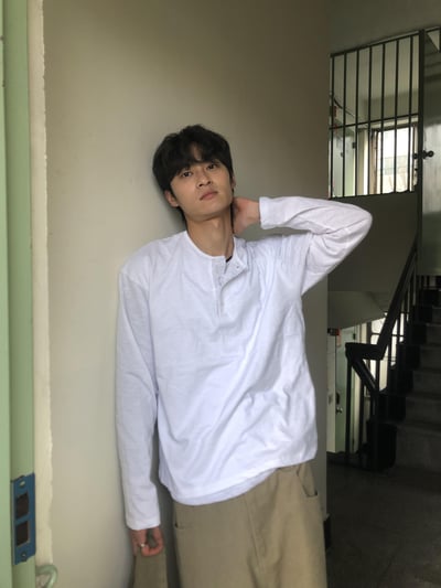 休閒亨利領 懶人層疊配色 素面 薄長袖 - 4C6