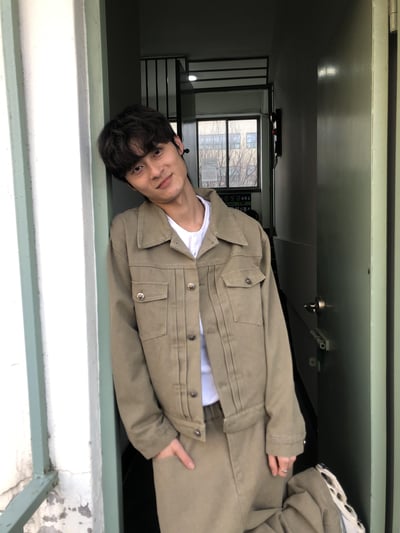 文藝鈕扣 微短版 機車飆仔 牛仔外套 (set-up) - 2C2