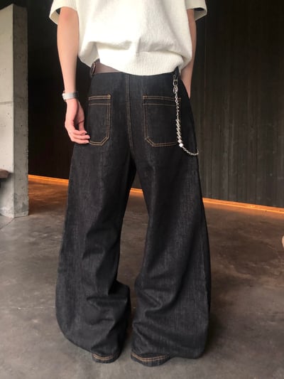 Clean Fit 特殊剪裁 輕薄丹寧 牛仔彎刀褲 - 1C3