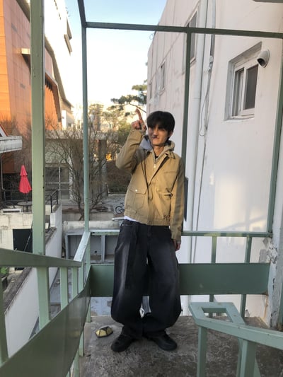 中央割線 水洗 寬鬆 假皮帶 牛仔長褲 - 2C19