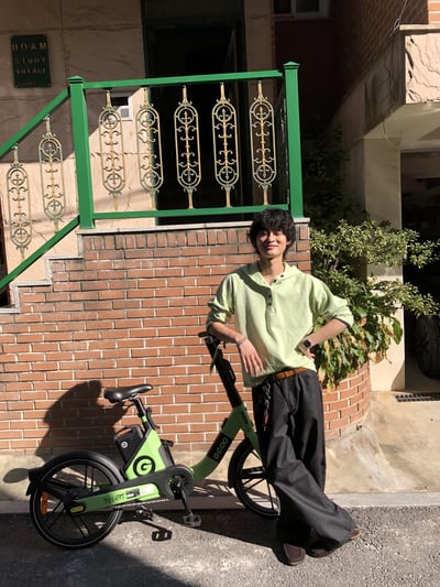 街頭經典百搭 細條紋 鬆緊帶 寬版 牛仔長褲 - 3C3