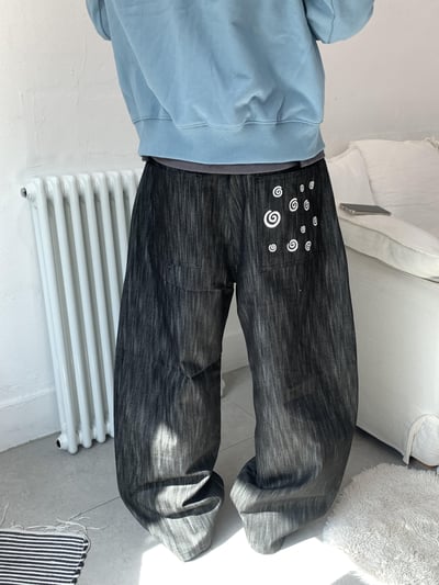 雲朵刺繡 渲染設計 牛仔寬褲 - 2C8