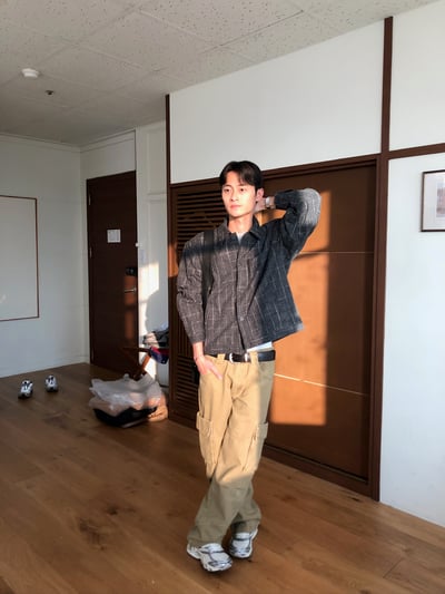 雙膝抓皺 線條結構 直筒寬版 工裝褲 - 2C14