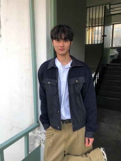 獨特肩部針織 牛仔 微短版 機車夾克 - 2C7