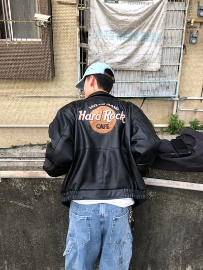 (咖色,黑色現貨) Hard Rock 絨毛刺繡 皮革外套 - 2C1