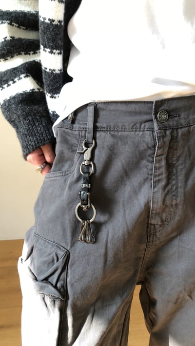 05 多功能皮革 鑰匙圈 - 1C13