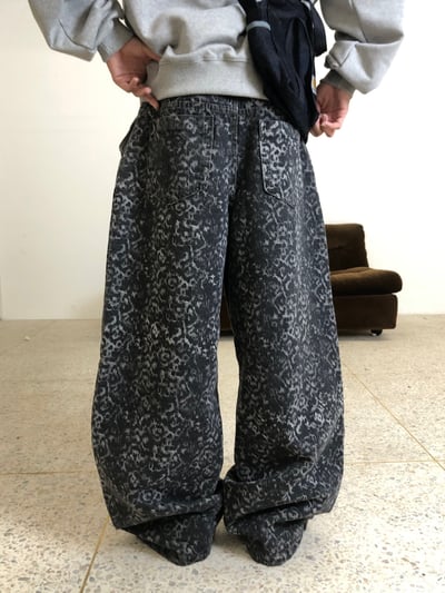 首爾街頭 豹紋 石頭灰 卯釘寬褲 - 1C6