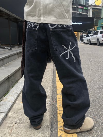 Carry Over 上流巴黎 手工刺繡 牛仔 直筒微寬褲 - 3C3