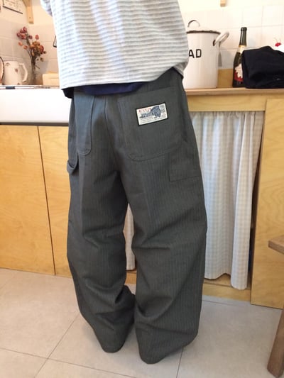 人字紋 小貼片刺繡 寬版直筒 原牛褲 - 3C1