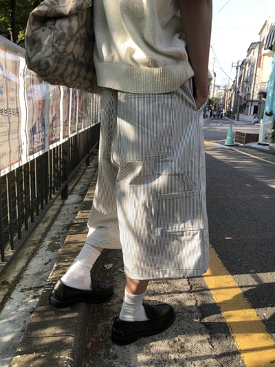 歐美休閒 俐落版型 細條紋 寬版 工裝短褲 - 2C19