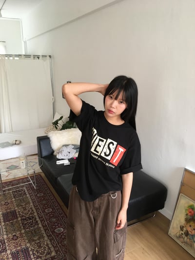 West 夏季涼感色調 印刷造型 短版 短袖 上衣 - 4C5