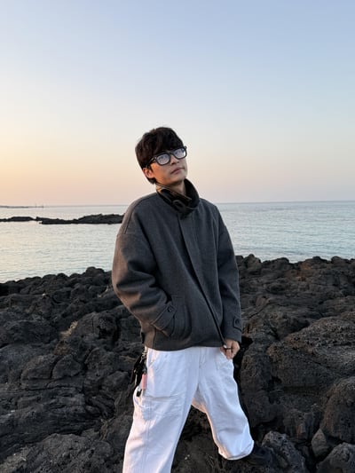 歐美經典 立領皮革 俐落修身 短版大衣 - 2C7