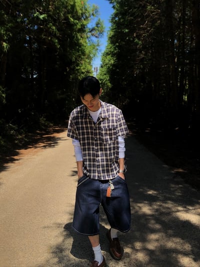 不對稱縫線 背面殺手 百慕達 7分 牛仔短褲 - 2C15