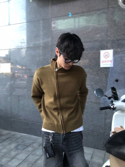 半高領 斜拉鏈 修身流水線 針織外套 - 4C14