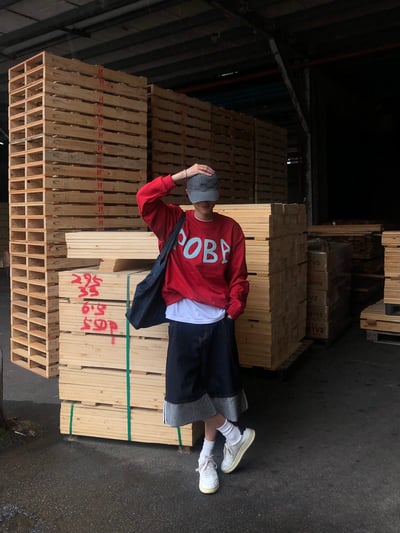 (灰色現貨) Poba 獨特刺繡 大學T - 3C2