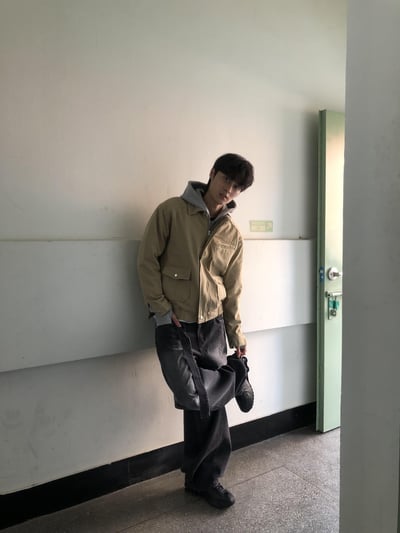 中央割線 水洗 寬鬆 假皮帶 牛仔長褲 - 2C13