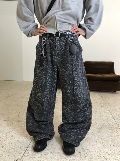 首爾街頭 豹紋 石頭灰 卯釘寬褲 - 1C11