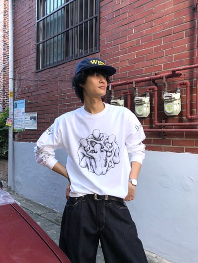 獨特街頭 印刷造型 微短版 薄長袖 - 3C12