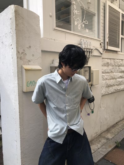 休閒高級感 潮流配色 顯肩寬 細條紋 短袖 襯衫 - 3C9