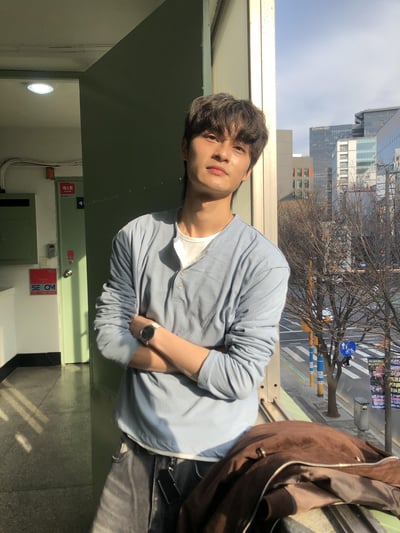 休閒亨利領 懶人層疊配色 素面 薄長袖 - 4C16