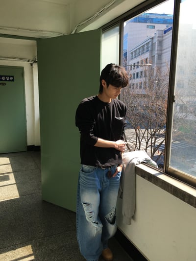 春季必備 口袋配色 短版 薄長袖 - 3C18