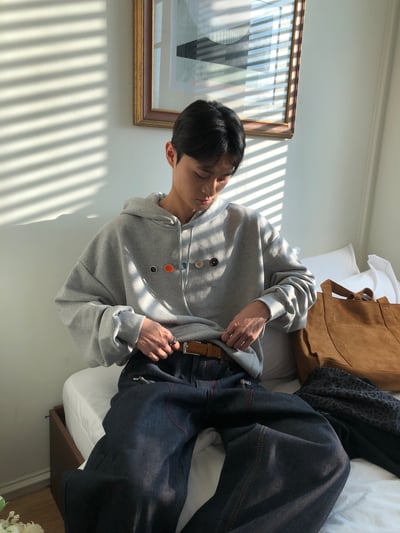 街頭鬆弛 多色鈕扣 寬版 帽T 長袖 - 3C11