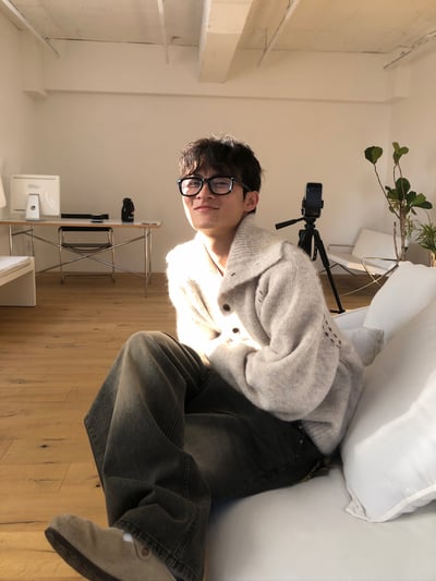 漸層水洗 鑲式卯釘 大口袋 牛仔寬褲 - 2C7