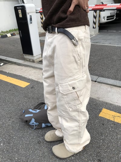 高級休閒感 雙層縫線 斜線造型 直筒微寬 工裝褲 - 3C10