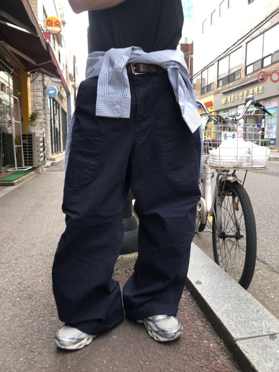 方形縫線 完美腿型 牛津布 寬版 長褲 - 3C5